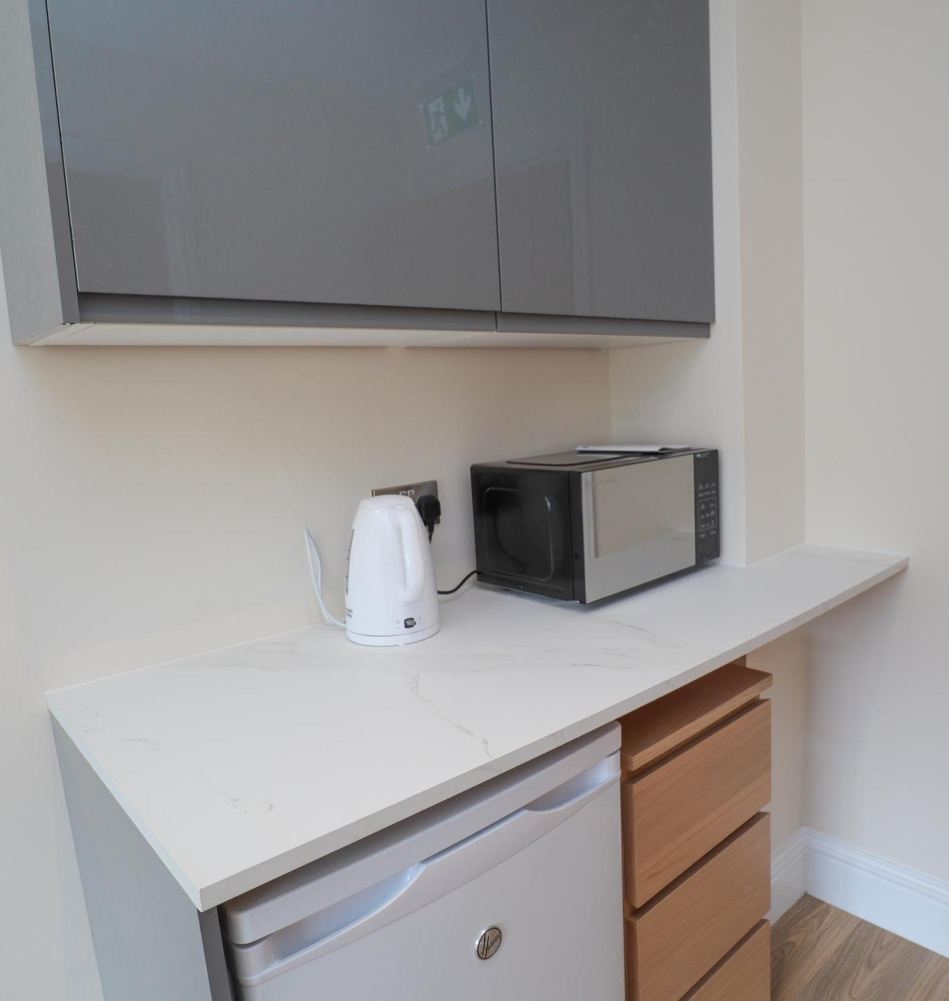 Aqua Nest Eastbourne - En-Suite, Free Parking, Kitchen Екстер'єр фото